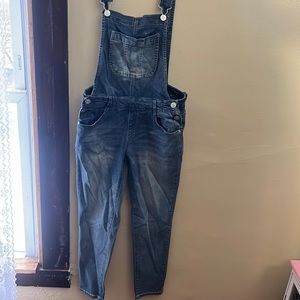 I am selling brand new overalls. Never have been worn.